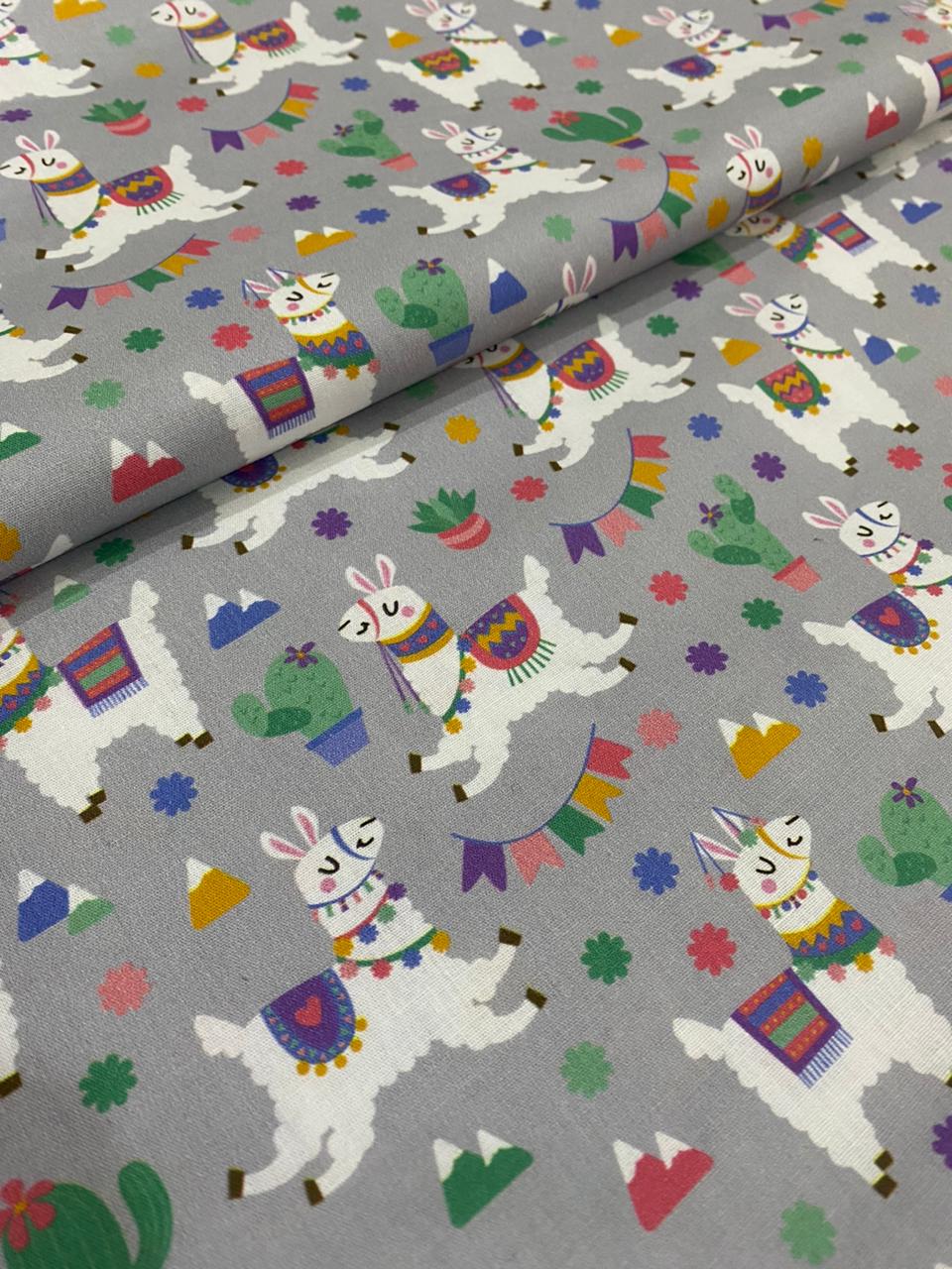 Tricoline 100% Algodón - DG036 Digital Llamas fondo Gris (50 x 150)