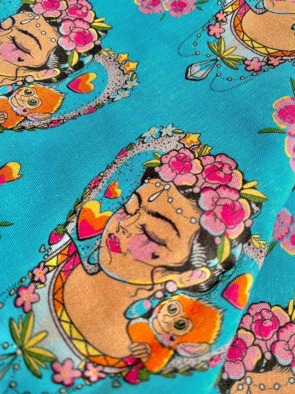 Tricoline 100% Algodón - PJ001 Digital Personaje Frida Corazon (50 x 150)
