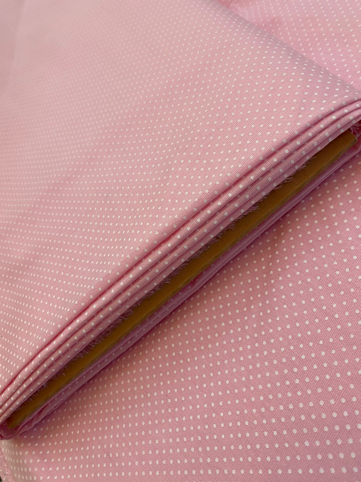 Tricoline 100% Algodón - TT061 Tinto Puntitos Rosa (50 x 150)