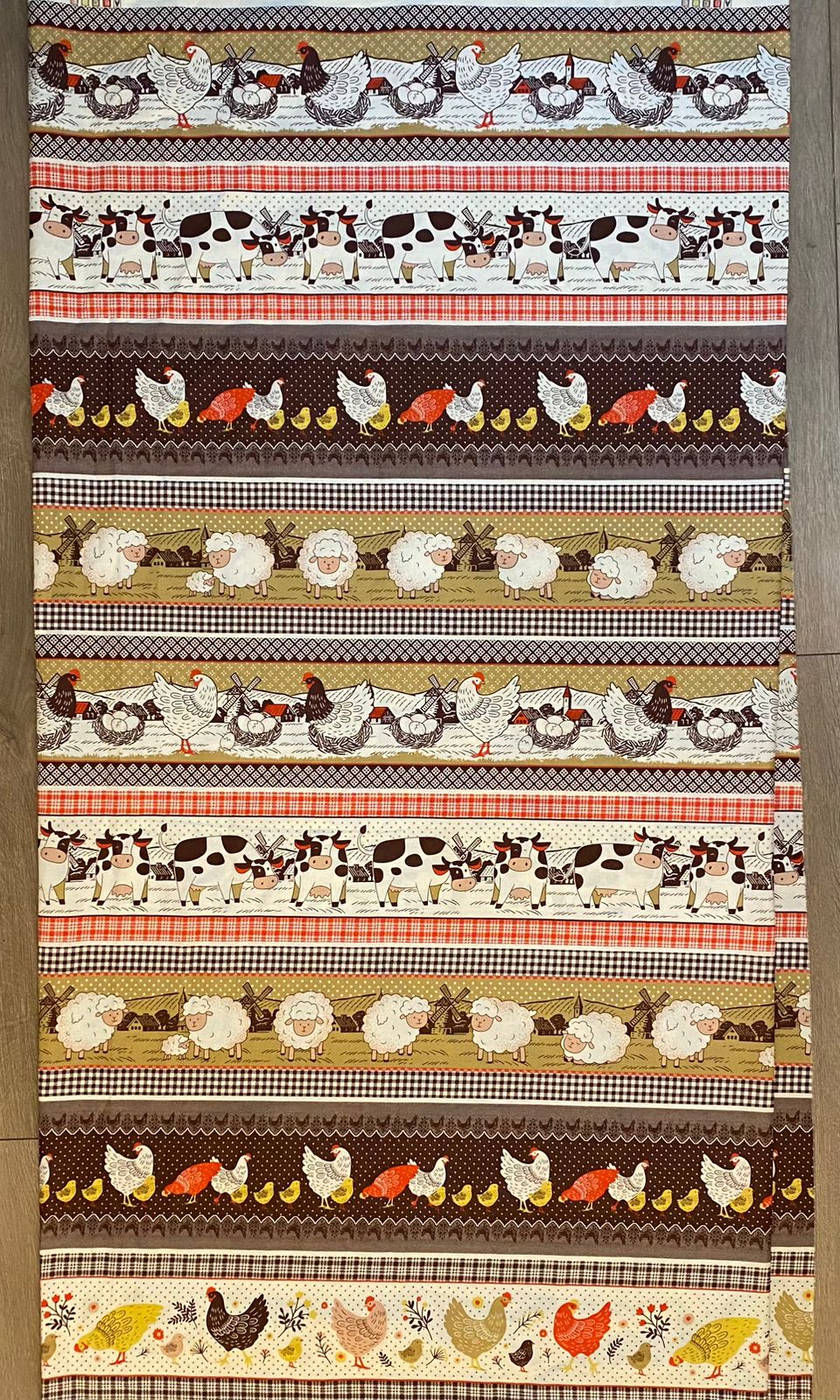 Tricoline 100% Algodón - CN008 Cenefas Gallina Granja Cafe (50 x 150)