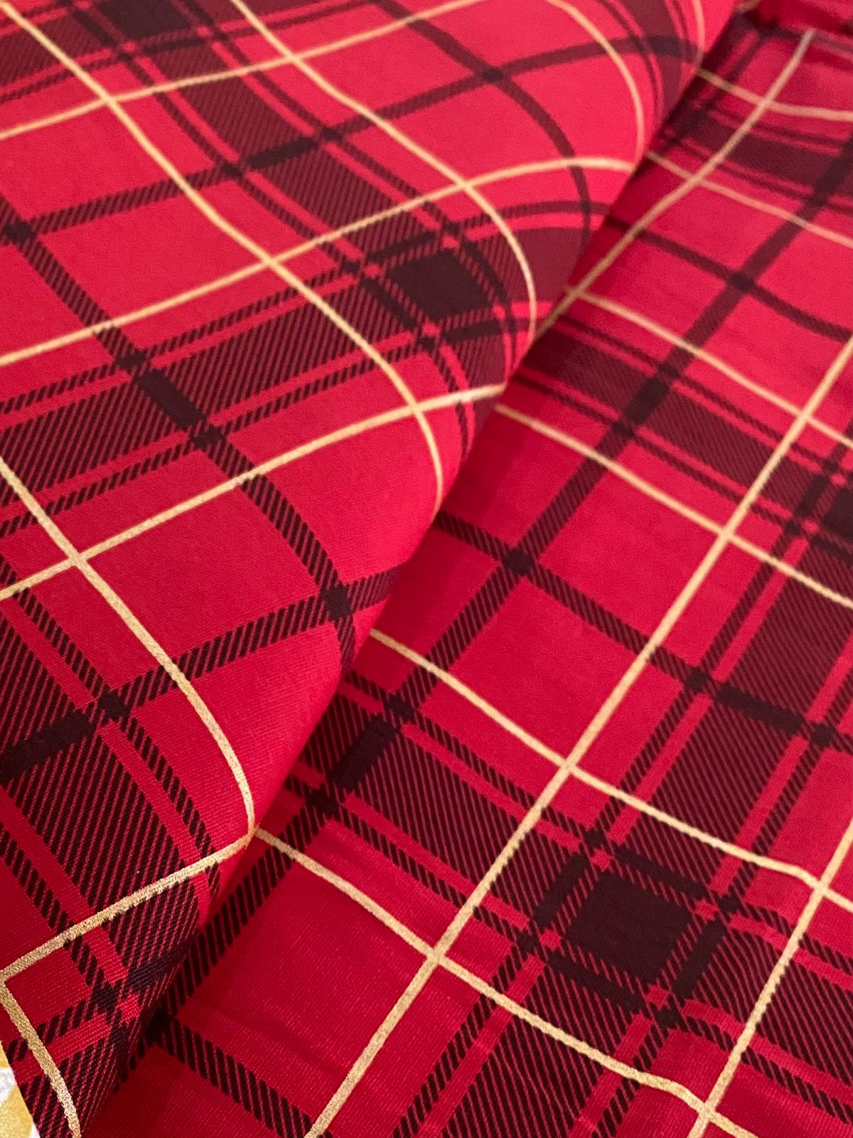 Tricoline 100% Algodón - NV004 Navidad Cuadrille fondo Rojo (50 x 150)
