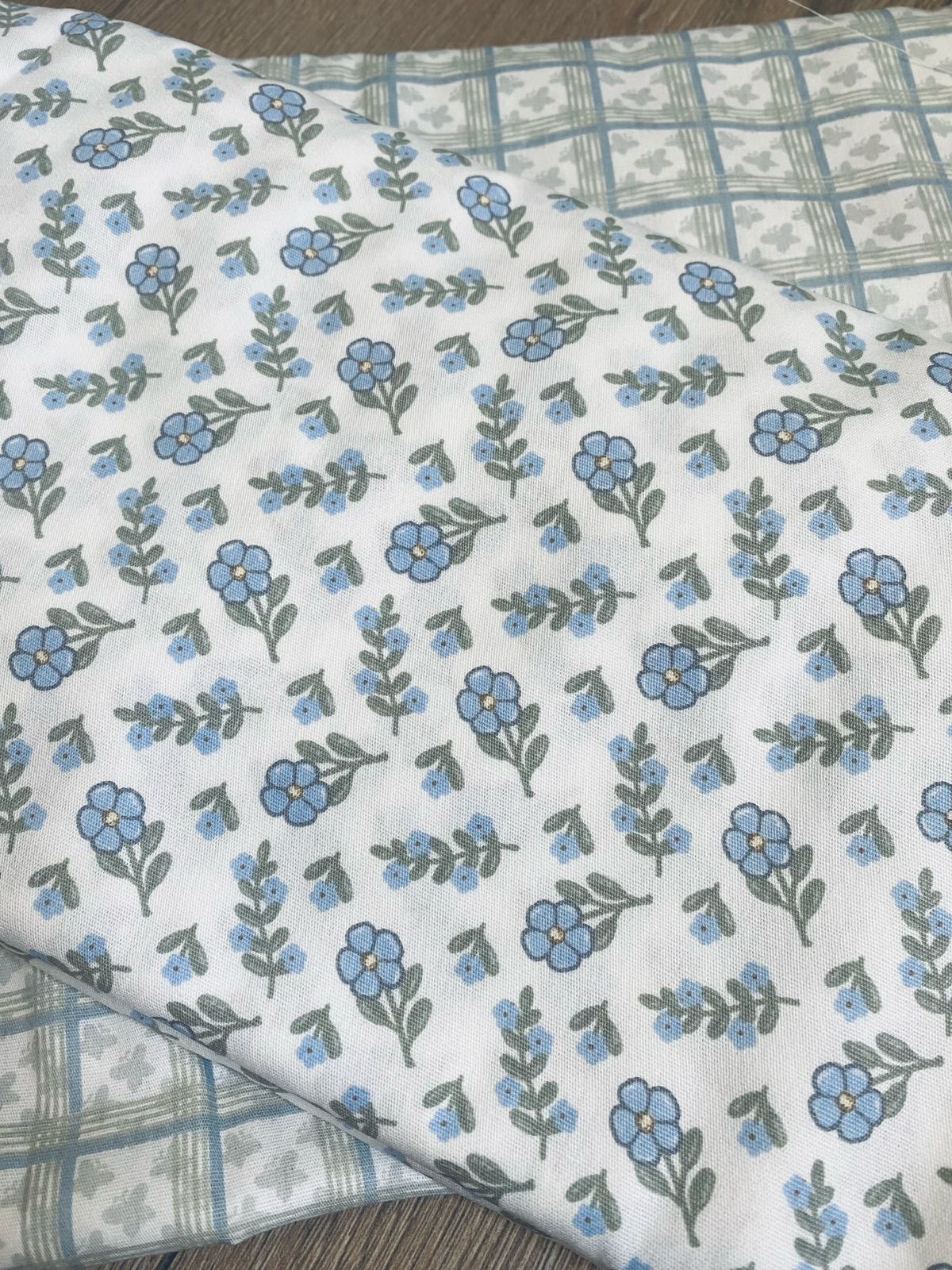 Tricoline 100% Algodón - TT094 Tinto Cuadrille Color blanco celeste (50 x 150)