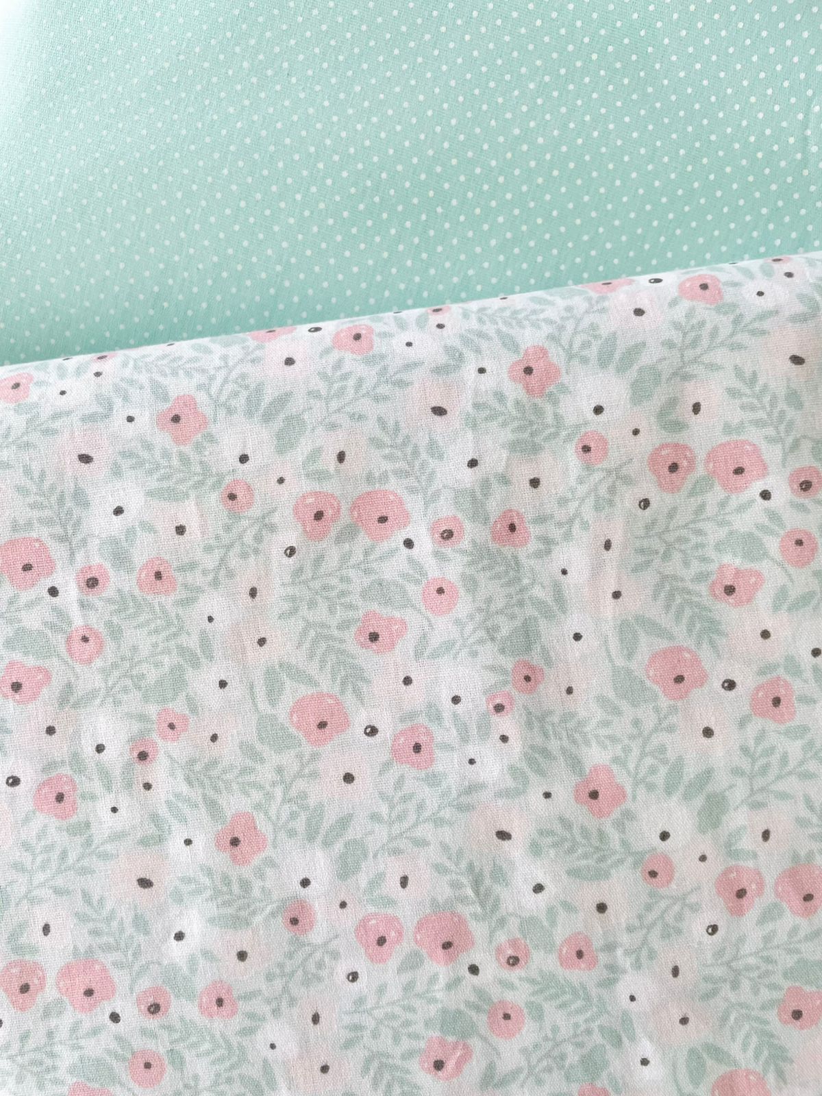 Tricoline 100% Algodón - TT028 Tinto Floral Rosa FM (50 x 150)