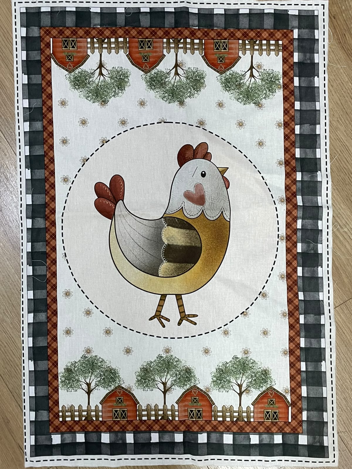 Tricoline 100% Algodón - PT125 Patrón Panel Gallina (50 x 65)