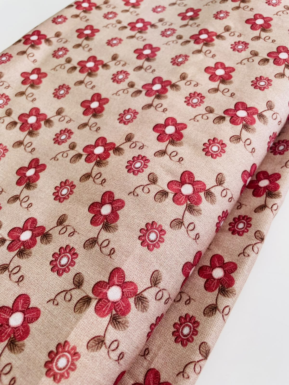 Tricoline 100% algodón - EX105 Exclusiva Floral Merlot (50 x 150)