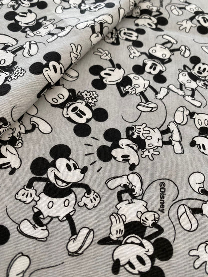 Tricoline 100% Algodón - Personaje Mickey Fondo Gris (50 x 150)