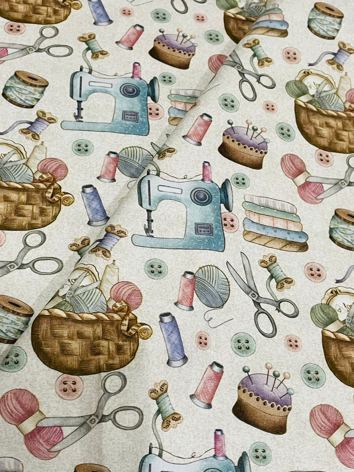 Tricoline 100% Algodón - EX048 Exclusiva Costurita Fondo Cclaro Fuxicos (50 x 150)