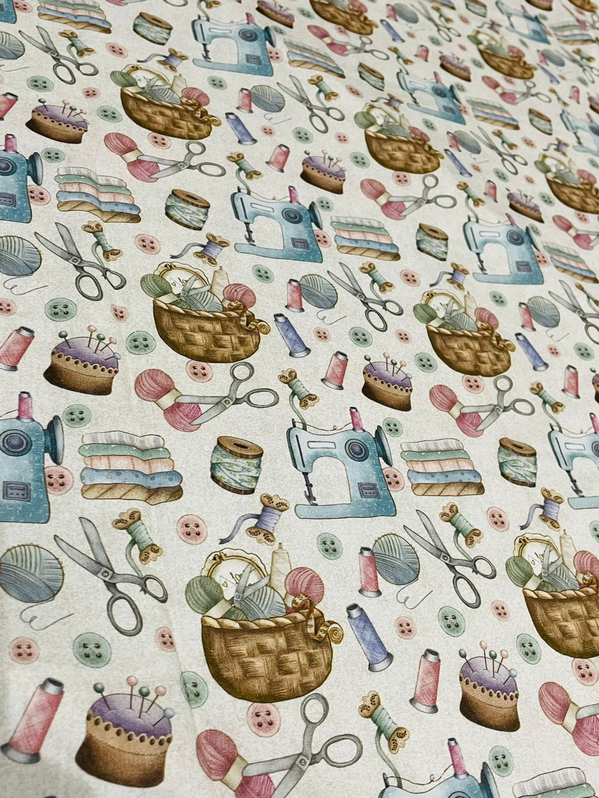 Tricoline 100% Algodón - EX048 Exclusiva Costurita Fondo Cclaro Fuxicos (50 x 150)