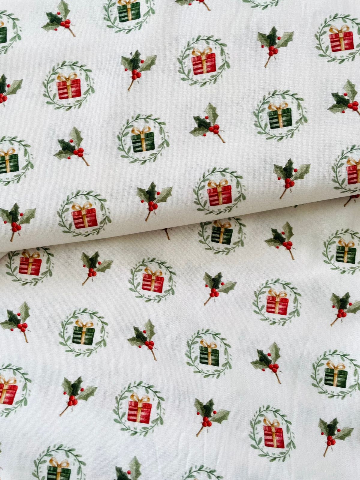 Tricoline 100% Algodón - NV023 Navidad Regalos Fuxicos (50 x 150)