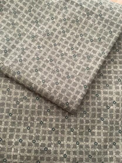 Tricoline 100% Algodón - EX051 Exclusiva cuadrille florecitas Verde Oliva Fuxicos (50 x 150)