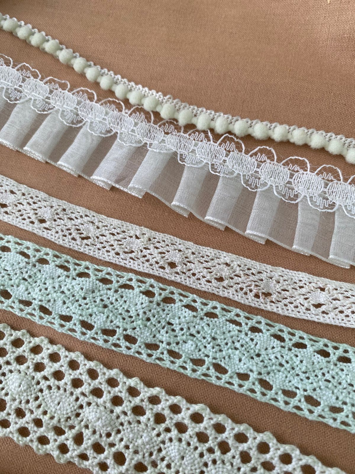 Kit 7 Encajes Variados CP006 - Color Verde Claro (14 Metros total)