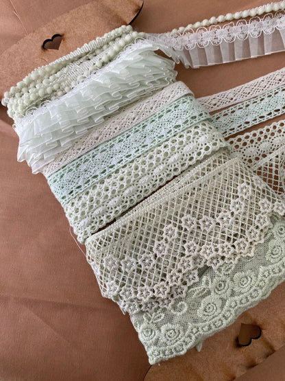 Kit 7 Encajes Variados CP006 - Color Verde Claro (14 Metros total)