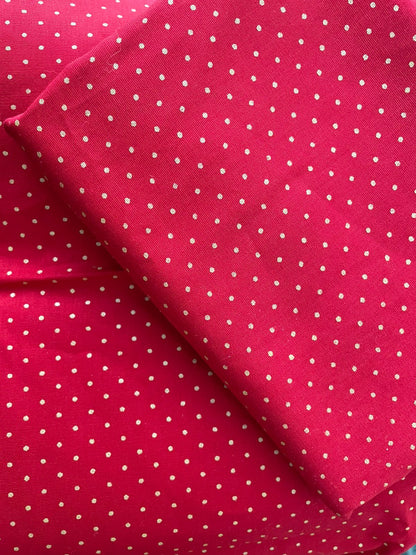 Tricoline 100% Algodón - TT076 Tinto Puntitos Dorado fondo Rojo (50 x 150)