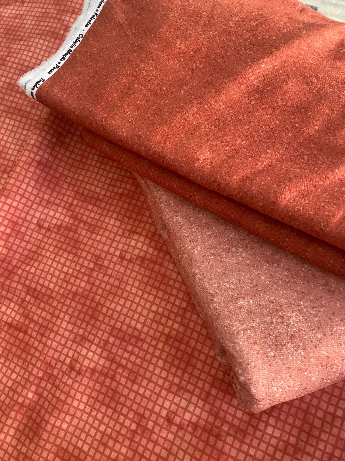 Tricoline 100% Algodón - EX062 Cuadrille Guava (50 x 150)