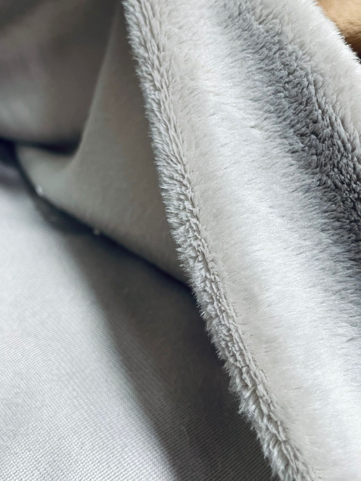 CP061 - Tela Piel de Peluche - Color Gris - 50x80