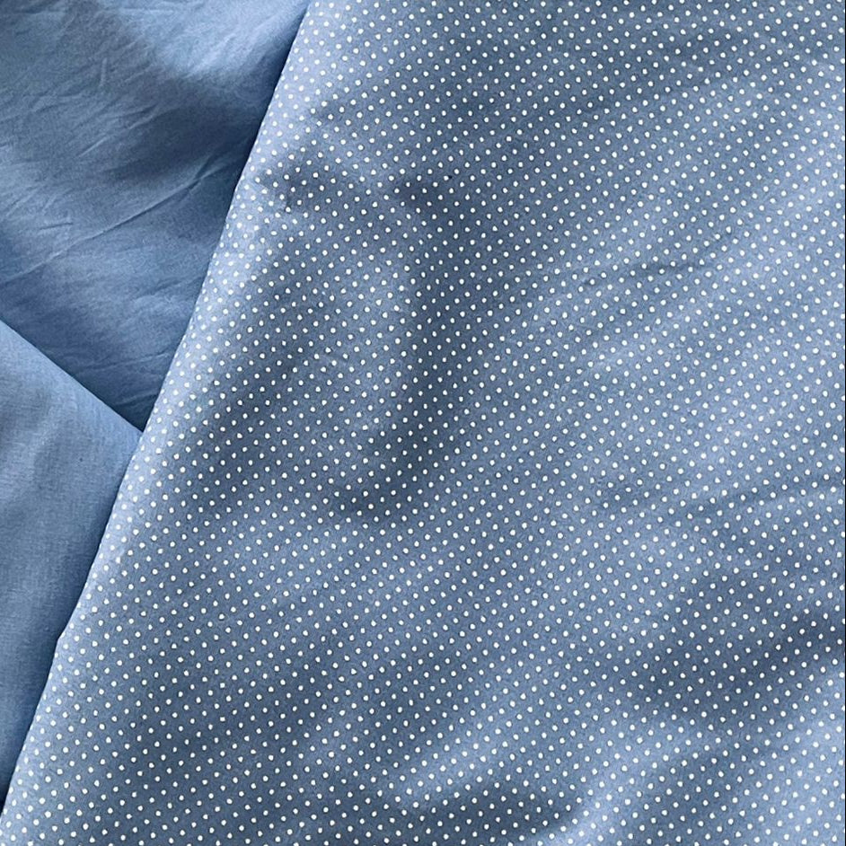 Tricoline 100% Algodón - TT107 Tinto puntitos azul grisáceo (50 x 150)