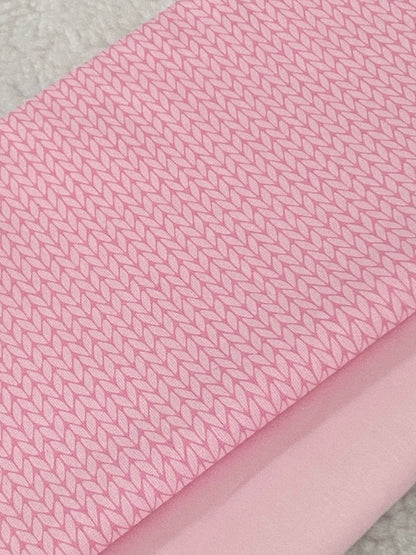 Tricoline 100% Algodón - TT116 Tinto Rosa Trenzas (50 x 150)