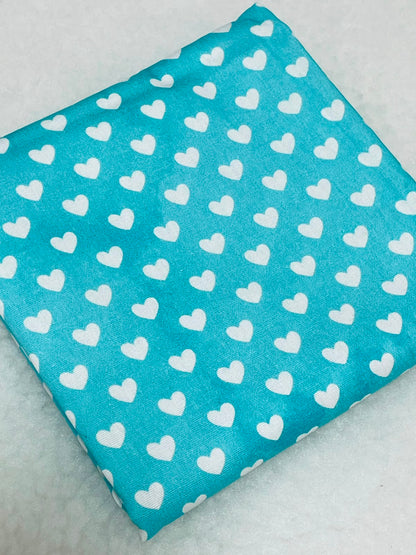 Tricoline 100% algodón - EX086 Exclusiva Corazones Celeste Neon (50 x 150)