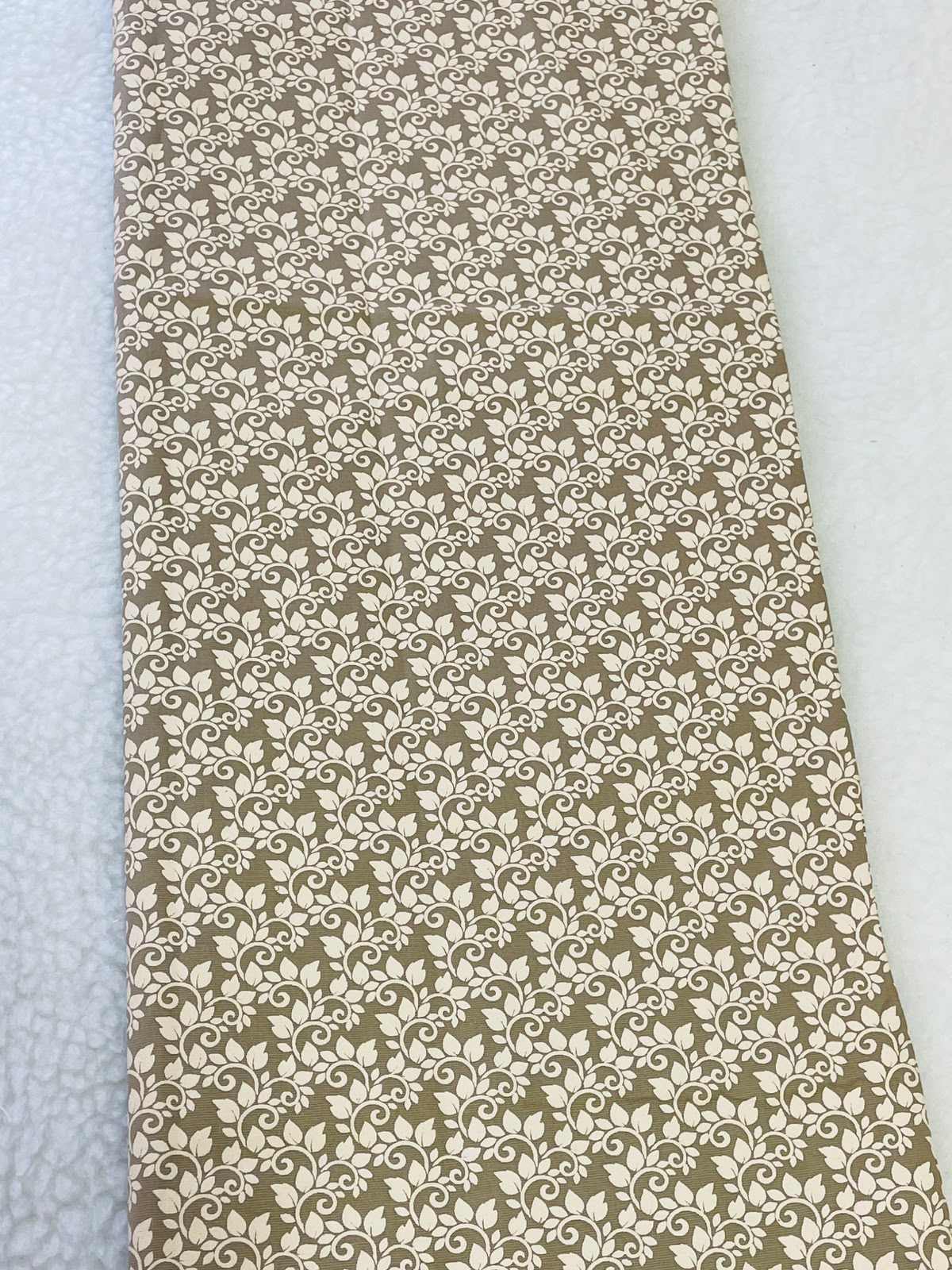 Tricoline 100% Algodón - TT034 Tinto Florecitas Ramos Beige (50 x 150)