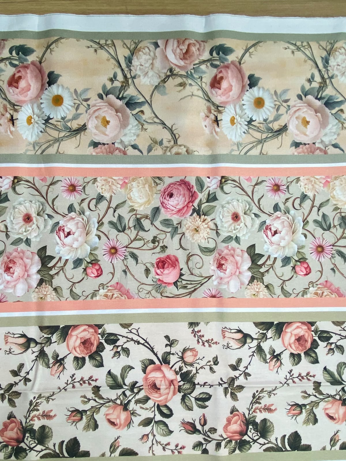 Tricoline 100% Algodón - CN025 Cenefas Floral 2 (50 x 150)