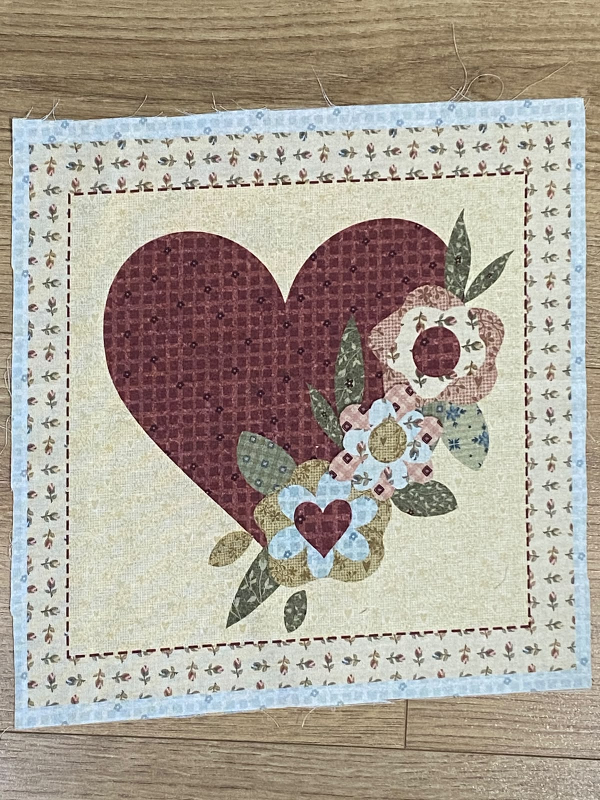 Tricoline 100% Algodón  - PT121 Patrón 3 Panel Aplique (27 x 27)